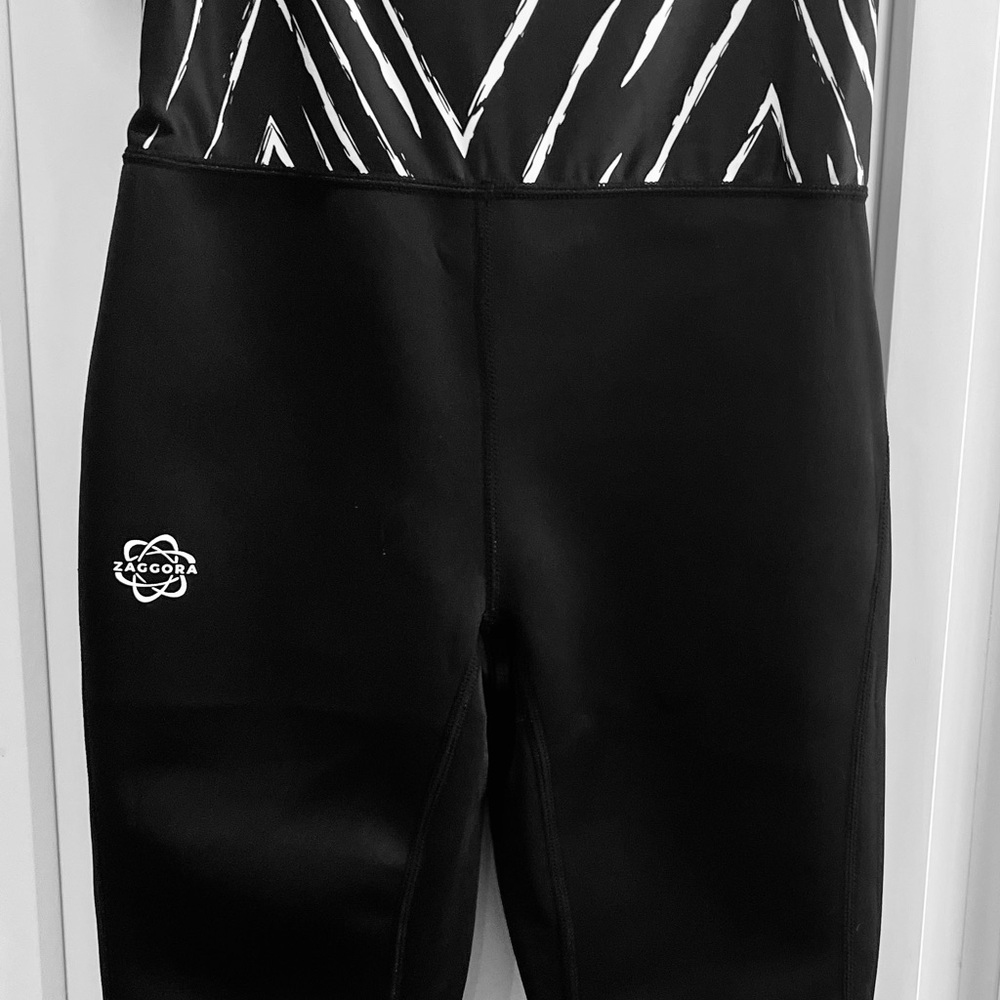 Zaggora Women’s Lrg Black Fitness Hot Pants .  Workout, Sweat, Burn Calories. B6